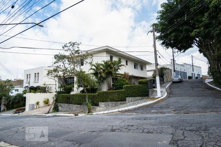 Casa à venda com 420m², 4 quartos e 4 vagasFachada