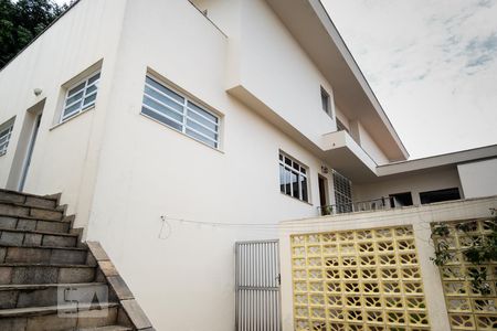 Casa à venda com 420m², 4 quartos e 4 vagasEntrada