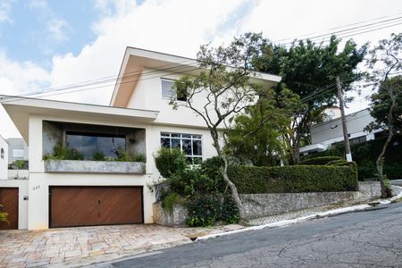 Casa à venda com 420m², 4 quartos e 4 vagasFachada