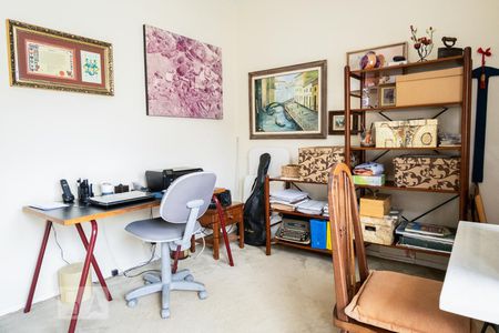 Casa à venda com 420m², 4 quartos e 4 vagasEscritório