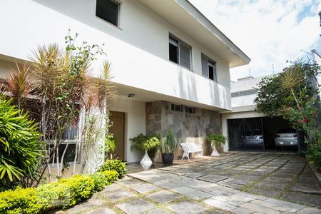 Casa à venda com 420m², 4 quartos e 4 vagasFachada