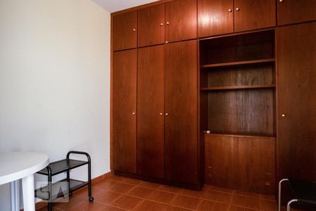 Casa à venda com 420m², 4 quartos e 4 vagasEscritório