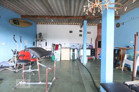 Casa à venda com 80m², 2 quartos e 3 vagasÁrea de serviço