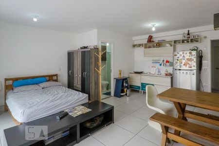 Sala / Quarto de kitnet/studio à venda com 1 quarto, 38m² em Cambuci, São Paulo