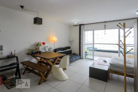 Sala / Quarto de kitnet/studio à venda com 1 quarto, 38m² em Cambuci, São Paulo