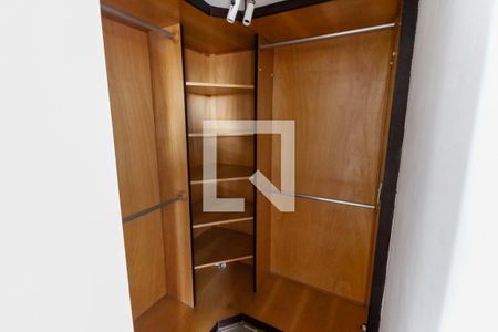 Apartamento à venda com 90m², 2 quartos e 2 vagas Apartamento à venda com 90m², 2 quartos e 2 vagasCloset da suíte 2