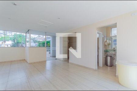 Apartamento à venda com 69m², 2 quartos e 2 vagasSalão de Festas