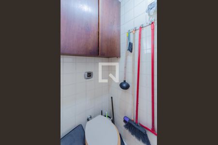 Apartamento à venda com 69m², 2 quartos e 2 vagasBanheiro de serviço