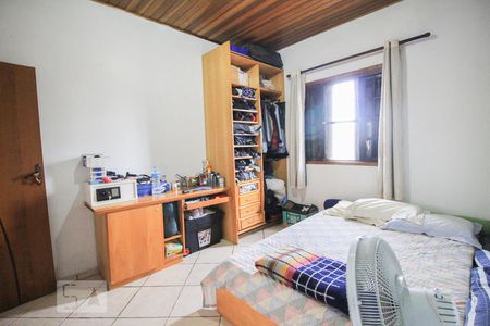 Casa à venda com 220m², 4 quartos e 2 vagas Casa à venda com 220m², 4 quartos e 2 vagasQuarto 3