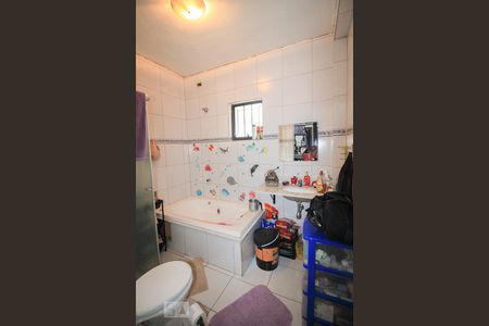 Casa à venda com 220m², 4 quartos e 2 vagas Casa à venda com 220m², 4 quartos e 2 vagasBanheiro Quarto 1