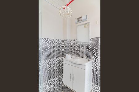 Banheiro de kitnet/studio para alugar com 1 quarto, 28m² em Bela Vista, São Paulo