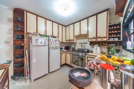 Casa à venda com 240m², 3 quartos e 2 vagas Casa à venda com 240m², 3 quartos e 2 vagasCozinha