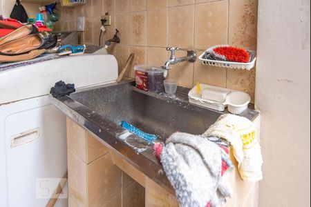 Casa à venda com 240m², 3 quartos e 2 vagas Casa à venda com 240m², 3 quartos e 2 vagasTanque - Área de Serviço