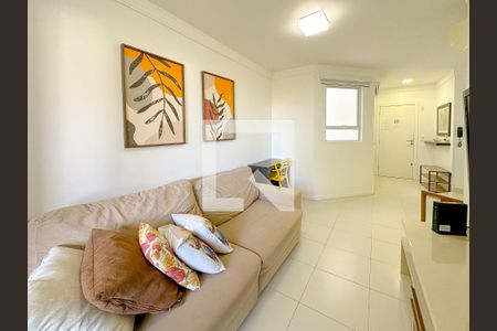 Sala de TV de apartamento para alugar com 2 quartos, 80m² em Ingleses do Rio Vermelho, Florianópolis