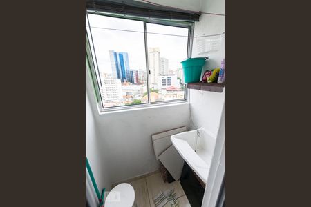 Banheiro e Área de serviço de kitnet/studio à venda com 1 quarto, 20m² em Sé, São Paulo
