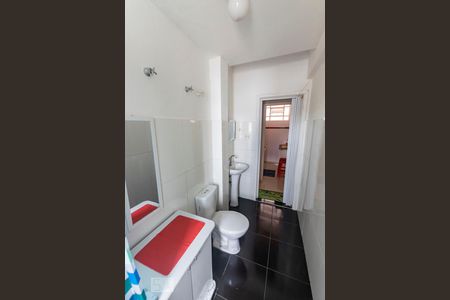 Banheiro e Área de serviço de kitnet/studio à venda com 1 quarto, 20m² em Sé, São Paulo