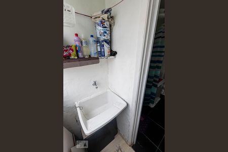 Banheiro e Área de serviço de kitnet/studio à venda com 1 quarto, 20m² em Sé, São Paulo