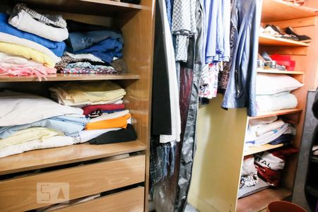 Casa à venda com 100m², 3 quartos e 3 vagasQuarto 3 - Closet