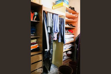 Casa à venda com 100m², 3 quartos e 3 vagasQuarto 3 - Closet