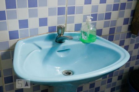 Casa à venda com 100m², 3 quartos e 3 vagasBanheiro Social - Pia