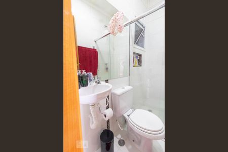 Banheiro de apartamento à venda com 2 quartos, 45m² em Vila Floresta, Santo André