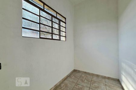 Quarto 1 de casa para alugar com 2 quartos, 40m² em Piratininga (venda Nova), Belo Horizonte