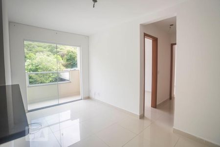 Sala de apartamento para alugar com 2 quartos, 53m² em Taquara, Rio de Janeiro
