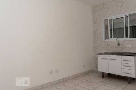 Cozinha de kitnet/studio para alugar com 1 quarto, 35m² em Água Rasa, São Paulo