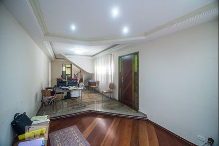 Sala de casa à venda com 3 quartos, 198m² em Jardim Avelino, São Paulo