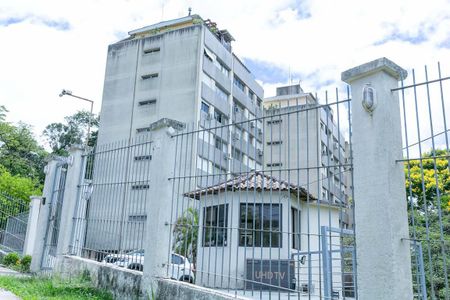 Apartamento para alugar com 76m², 2 quartos e 1 vagaFachada