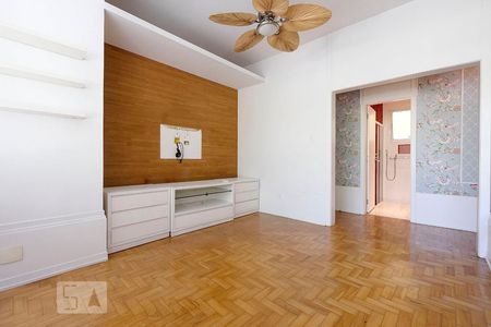 Apartamento à venda com 70m², 2 quartos e 1 vagaSala