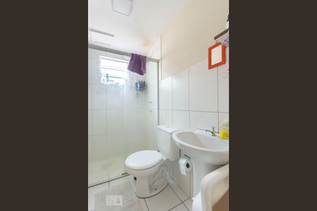 Banheiro de apartamento à venda com 2 quartos, 43m² em Loteamento Parque São Martinho, Campinas