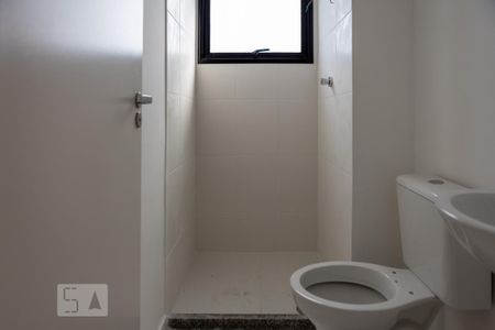 Banheiro de apartamento à venda com 2 quartos, 49m² em Vila Yolanda, Osasco