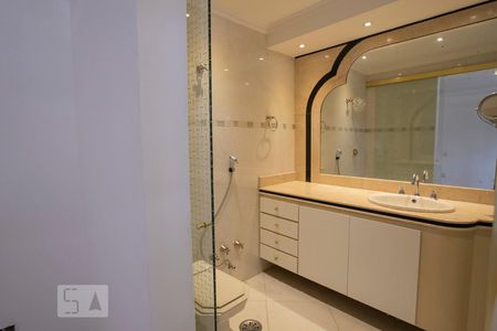 Apartamento para alugar com 170m², 4 quartos e 2 vagasBanheiro da Suíte