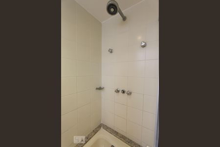 Apartamento para alugar com 165m², 3 quartos e 2 vagas Apartamento para alugar com 165m², 3 quartos e 2 vagasBanheiro da suíte 1 - Chuveiro