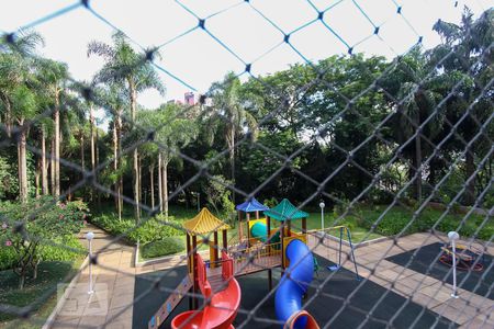 Apartamento para alugar com 165m², 3 quartos e 2 vagas Apartamento para alugar com 165m², 3 quartos e 2 vagasVista da varanda da sala