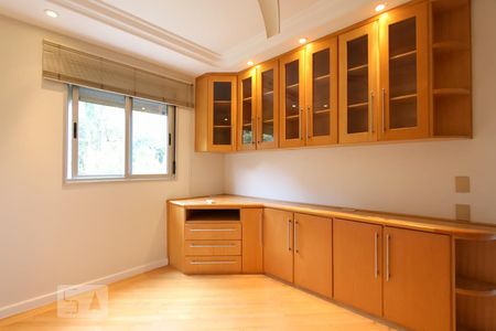 Apartamento para alugar com 165m², 3 quartos e 2 vagas Apartamento para alugar com 165m², 3 quartos e 2 vagasSuíte 3