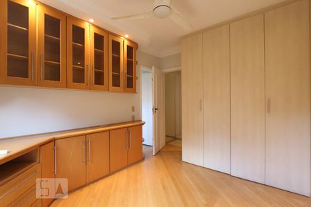 Apartamento para alugar com 165m², 3 quartos e 2 vagas Apartamento para alugar com 165m², 3 quartos e 2 vagasSuíte 3