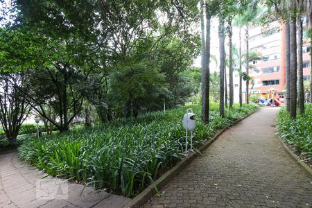 Apartamento para alugar com 165m², 3 quartos e 2 vagas Apartamento para alugar com 165m², 3 quartos e 2 vagasBosque privativo