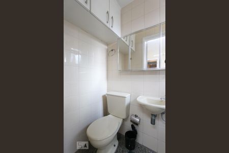 Apartamento para alugar com 165m², 3 quartos e 2 vagas Apartamento para alugar com 165m², 3 quartos e 2 vagasBanheiro de serviço