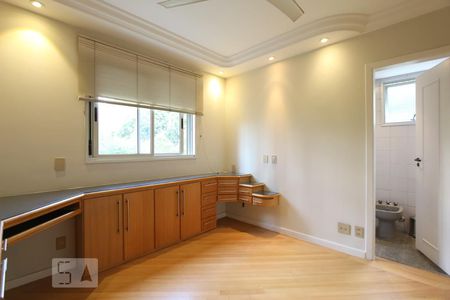 Apartamento para alugar com 165m², 3 quartos e 2 vagas Apartamento para alugar com 165m², 3 quartos e 2 vagasSuíte 2