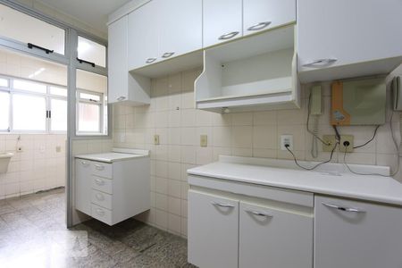 Apartamento para alugar com 165m², 3 quartos e 2 vagas Apartamento para alugar com 165m², 3 quartos e 2 vagasCozinha
