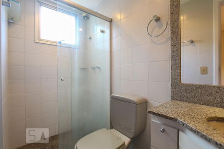 Apartamento para alugar com 165m², 3 quartos e 2 vagas Apartamento para alugar com 165m², 3 quartos e 2 vagasBanheiro da suíte 3