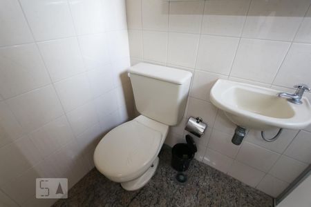 Apartamento para alugar com 165m², 3 quartos e 2 vagas Apartamento para alugar com 165m², 3 quartos e 2 vagasBanheiro de serviço
