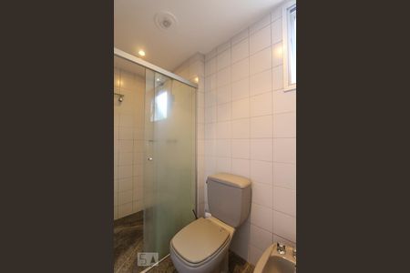 Apartamento para alugar com 165m², 3 quartos e 2 vagas Apartamento para alugar com 165m², 3 quartos e 2 vagasBanheiro da suíte 2