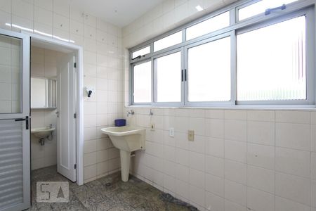 Apartamento para alugar com 165m², 3 quartos e 2 vagas Apartamento para alugar com 165m², 3 quartos e 2 vagasÁrea de serviço