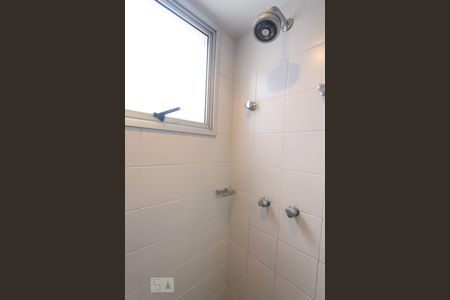 Apartamento para alugar com 165m², 3 quartos e 2 vagas Apartamento para alugar com 165m², 3 quartos e 2 vagasBanheiro da suíte 3 - Chuveiro