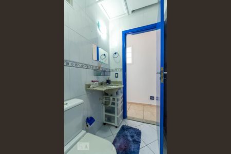 Casa à venda com 120m², 3 quartos e 2 vagas Casa à venda com 120m², 3 quartos e 2 vagasBanheiro social