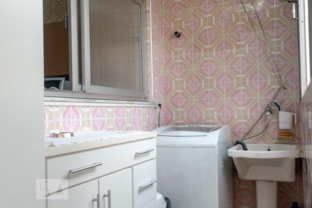 Casa à venda com 240m², 3 quartos e 6 vagas Casa à venda com 240m², 3 quartos e 6 vagasÁrea de Serviço