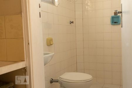 Casa à venda com 240m², 3 quartos e 6 vagas Casa à venda com 240m², 3 quartos e 6 vagasBanheiro da Suíte